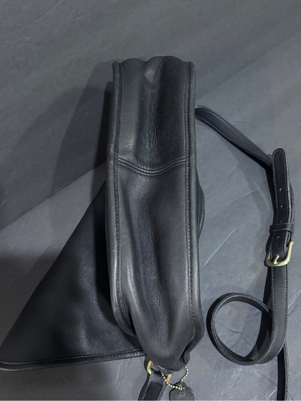 VTG Coach Classic Black Leather City Bag Crossbody Purse Brass 9790 - Picture 12 of 14